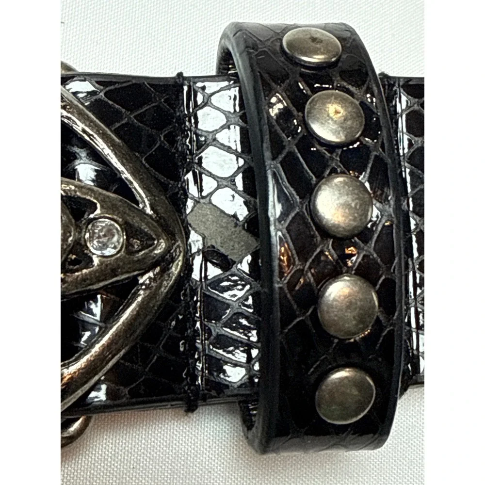 Guess Womens Black Faux Snake Studded Belt Filigree Rhinestone Buckle Size M Y2K